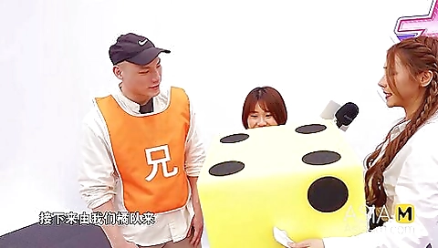 Big tit slut loves fucking in the pool