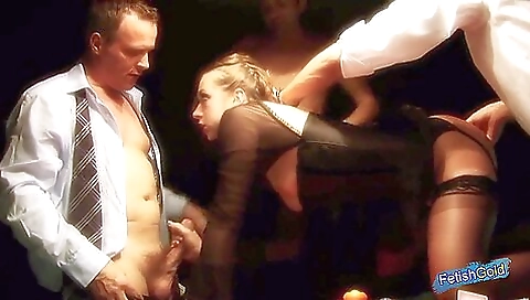 Mature chick is a sexyour amuse-ford sunbathing anal