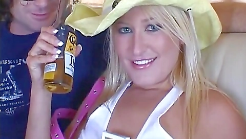 Ta wis and fucking with horny couple